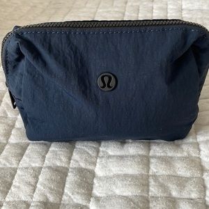 Feeling Ready Pouch Navy